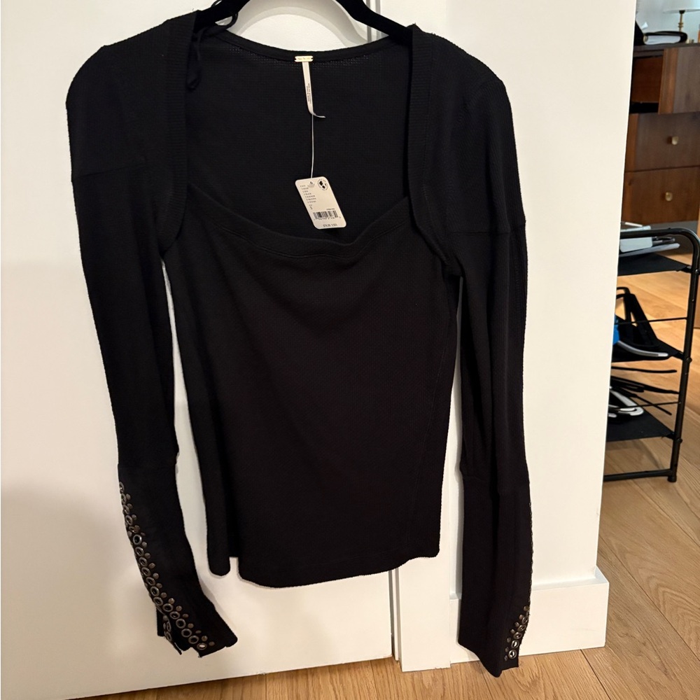 Free People NWT Black Women's Long-Sleeve Top with Grommet Cuff - Black